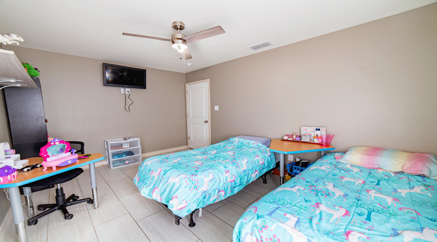 2616 Mario St., Laredo, Texas 78046, 4 Bedrooms Bedrooms, 5 Rooms Rooms,3 BathroomsBathrooms,Residential,For Sale,2616 Mario St.,20253254
