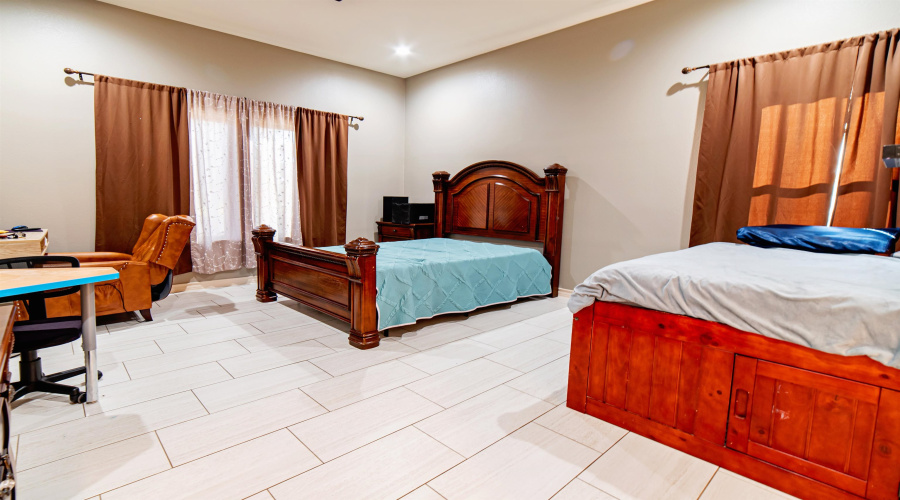 2616 Mario St., Laredo, Texas 78046, 4 Bedrooms Bedrooms, 5 Rooms Rooms,3 BathroomsBathrooms,Residential,For Sale,2616 Mario St.,20253254