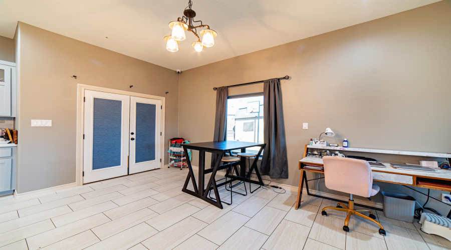 2616 Mario St., Laredo, Texas 78046, 4 Bedrooms Bedrooms, 5 Rooms Rooms,3 BathroomsBathrooms,Residential,For Sale,2616 Mario St.,20253254