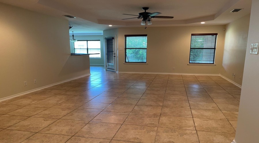 3110 Conde Dr., LAREDO, Texas 78045, 3 Bedrooms Bedrooms, 5 Rooms Rooms,2 BathroomsBathrooms,Residential,For Rent,3110 Conde Dr.,20253255