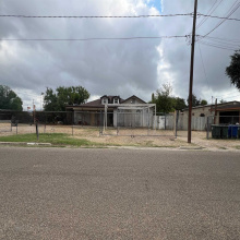 4215 Flores Ave, Laredo, Texas 78041, 2 Bedrooms Bedrooms, 6 Rooms Rooms,2 BathroomsBathrooms,Residential,For Sale,4215 Flores Ave,20253259