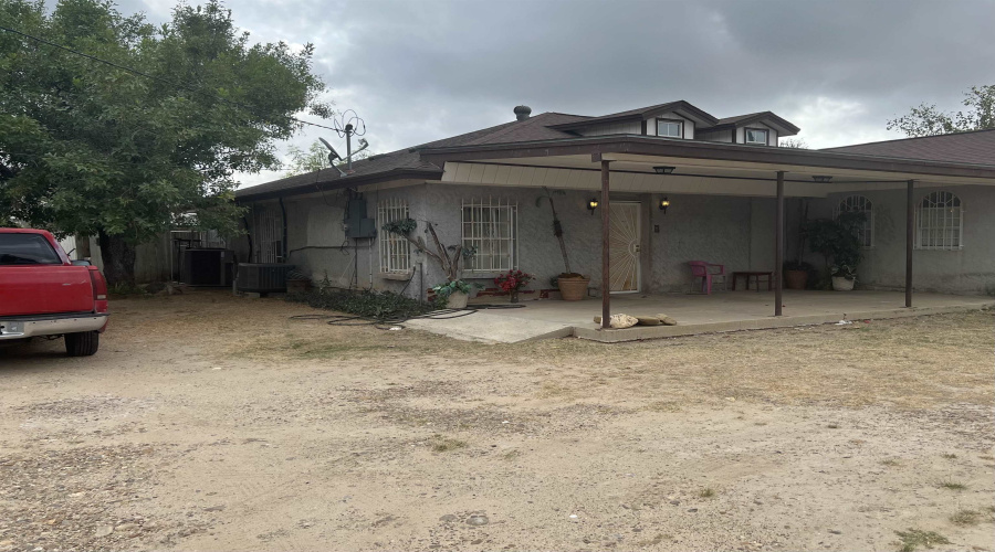 4215 Flores Ave, Laredo, Texas 78041, 2 Bedrooms Bedrooms, 6 Rooms Rooms,2 BathroomsBathrooms,Residential,For Sale,4215 Flores Ave,20253259