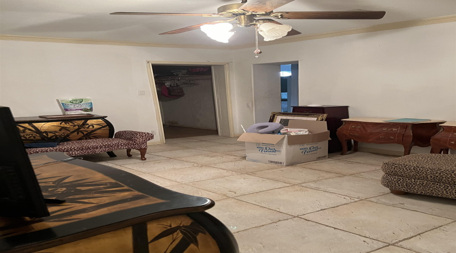 4215 Flores Ave, Laredo, Texas 78041, 2 Bedrooms Bedrooms, 6 Rooms Rooms,2 BathroomsBathrooms,Residential,For Sale,4215 Flores Ave,20253259