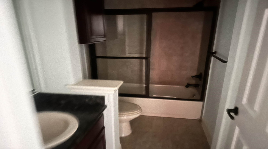 101 North American Rd., LAREDO, Texas 78041, 6 Rooms Rooms,2 BathroomsBathrooms,Commercial retail/office,For Rent,101 North American Rd.,20243270