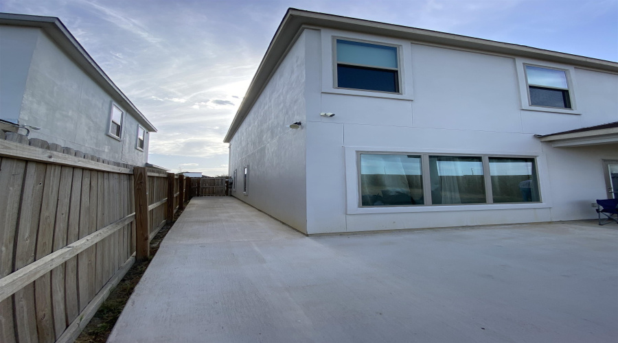 9975 Rosary, Laredo, Texas 78045, 3 Bedrooms Bedrooms, 3 Rooms Rooms,2 BathroomsBathrooms,Residential,For Sale,9975 Rosary,20253272