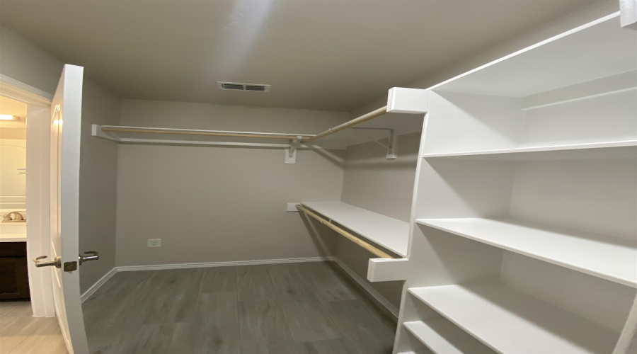 9975 Rosary, Laredo, Texas 78045, 3 Bedrooms Bedrooms, 3 Rooms Rooms,2 BathroomsBathrooms,Residential,For Sale,9975 Rosary,20253272