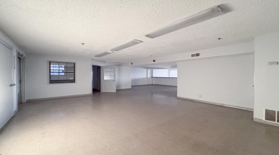 13505 Regional Dr, Laredo, Texas 78045, 1 Bedroom Bedrooms, 6 Rooms Rooms,4 BathroomsBathrooms,Commercial/industrial,For Rent,13505 Regional Dr,20253278