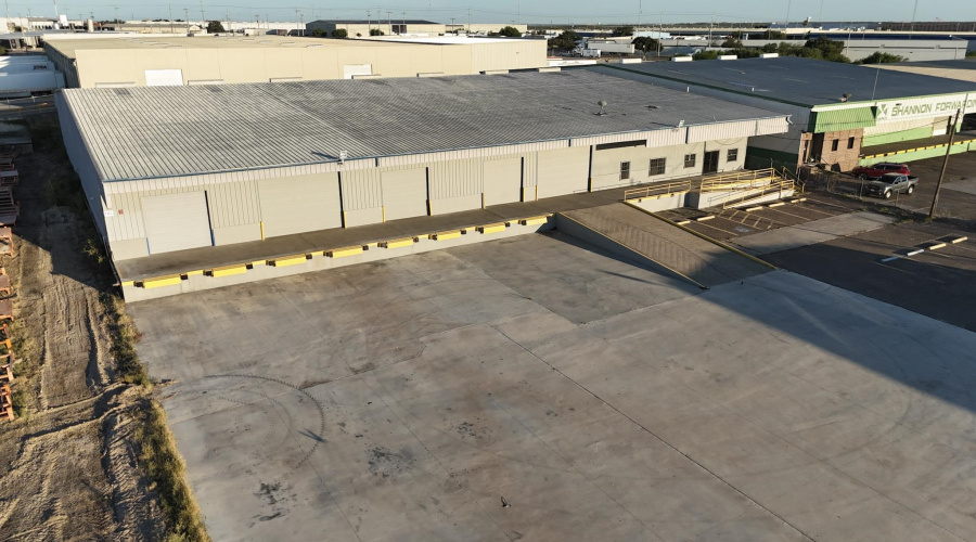 13505 Regional Dr, Laredo, Texas 78045, 1 Bedroom Bedrooms, 6 Rooms Rooms,4 BathroomsBathrooms,Commercial/industrial,For Rent,13505 Regional Dr,20253278