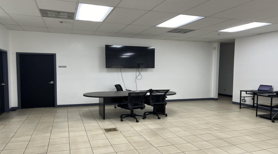 13806 North Unitec Dr, Laredo, Texas 78045, 1 Bedroom Bedrooms, 51 Rooms Rooms,2 BathroomsBathrooms,Commercial/industrial,For Sale,13806 North Unitec Dr,20253283