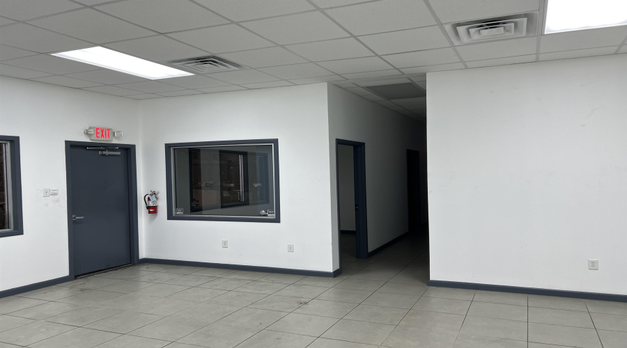 13806 North Unitec Dr, Laredo, Texas 78045, 1 Bedroom Bedrooms, 51 Rooms Rooms,2 BathroomsBathrooms,Commercial/industrial,For Sale,13806 North Unitec Dr,20253283