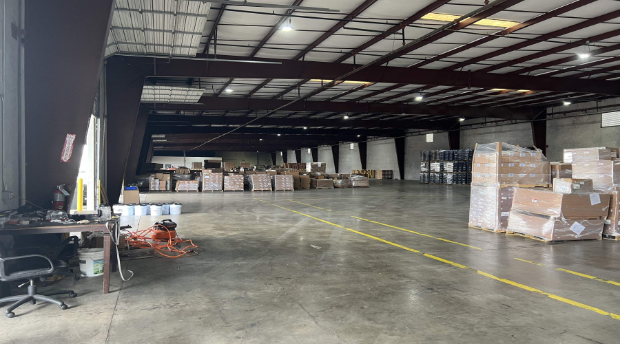 13806 North Unitec Dr, Laredo, Texas 78045, 1 Bedroom Bedrooms, 51 Rooms Rooms,2 BathroomsBathrooms,Commercial/industrial,For Sale,13806 North Unitec Dr,20253283
