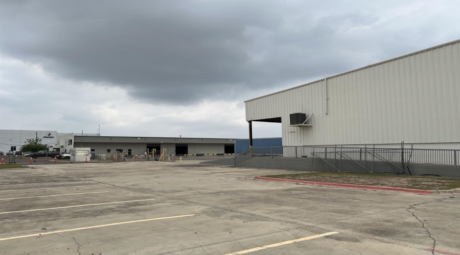 13806 North Unitec Dr, Laredo, Texas 78045, 1 Bedroom Bedrooms, 51 Rooms Rooms,2 BathroomsBathrooms,Commercial/industrial,For Sale,13806 North Unitec Dr,20253283