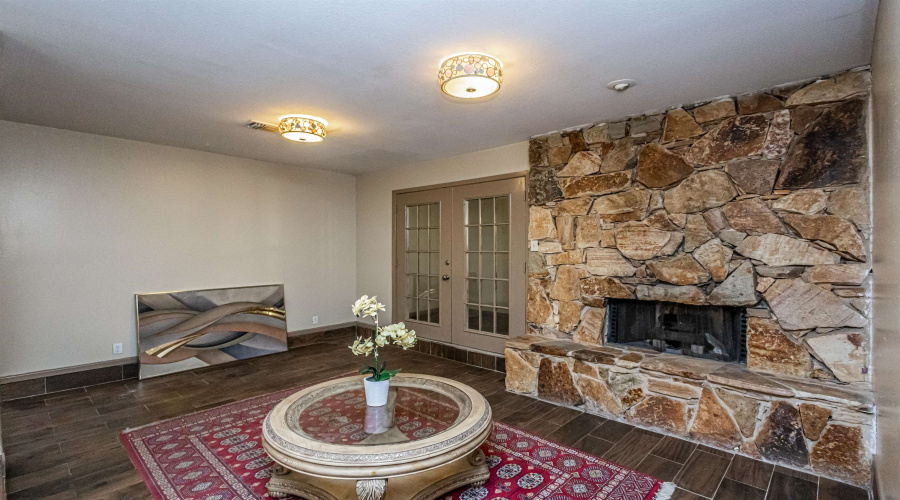 201 E Del Mar Blvd, Laredo, Texas 78041, 2 Bedrooms Bedrooms, 5 Rooms Rooms,2 BathroomsBathrooms,Residential,For Sale,201 E Del Mar Blvd,20252414