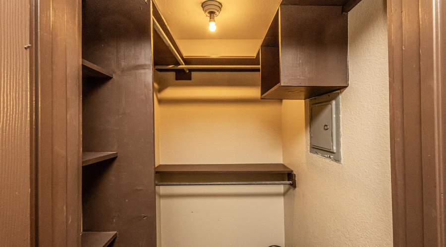 201 E Del Mar Blvd, Laredo, Texas 78041, 2 Bedrooms Bedrooms, 5 Rooms Rooms,2 BathroomsBathrooms,Residential,For Sale,201 E Del Mar Blvd,20252414