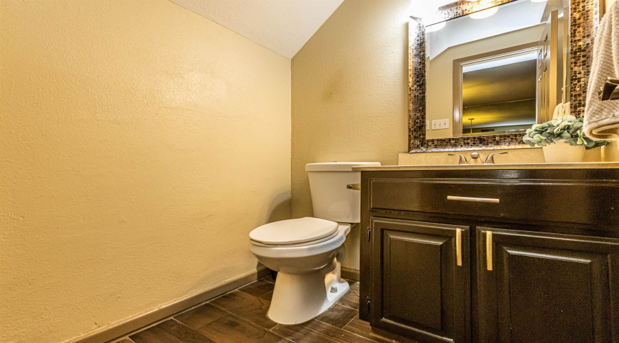 201 E Del Mar Blvd, Laredo, Texas 78041, 2 Bedrooms Bedrooms, 5 Rooms Rooms,2 BathroomsBathrooms,Residential,For Sale,201 E Del Mar Blvd,20252414