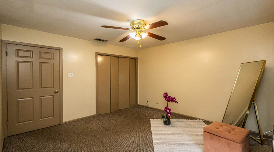 201 E Del Mar Blvd, Laredo, Texas 78041, 2 Bedrooms Bedrooms, 5 Rooms Rooms,2 BathroomsBathrooms,Residential,For Sale,201 E Del Mar Blvd,20252414