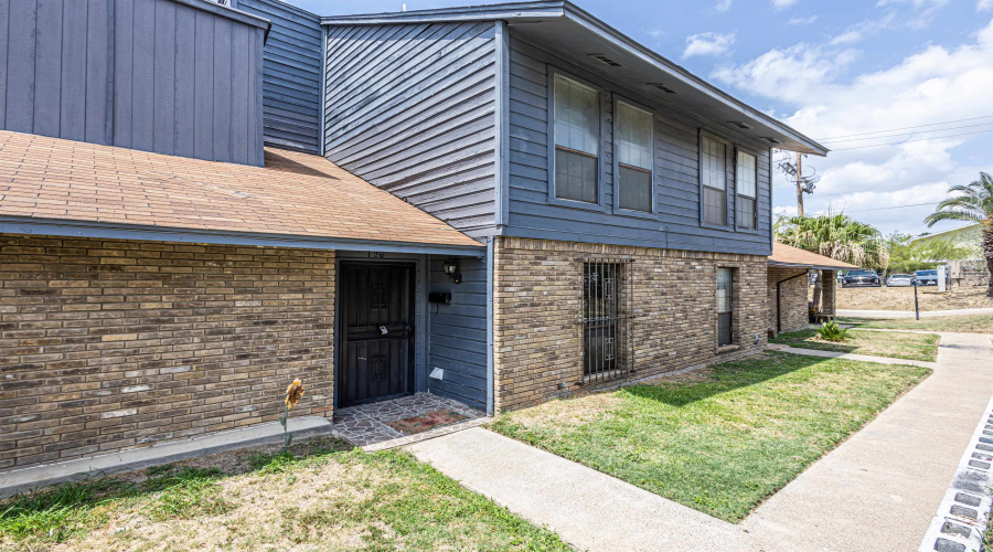 201 E Del Mar Blvd, Laredo, Texas 78041, 2 Bedrooms Bedrooms, 5 Rooms Rooms,2 BathroomsBathrooms,Residential,For Sale,201 E Del Mar Blvd,20252414