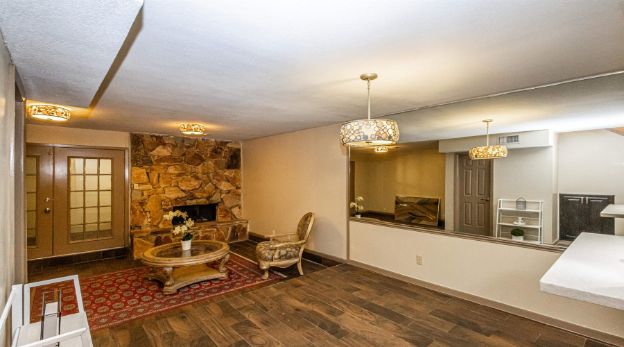 201 E Del Mar Blvd, Laredo, Texas 78041, 2 Bedrooms Bedrooms, 5 Rooms Rooms,2 BathroomsBathrooms,Residential,For Sale,201 E Del Mar Blvd,20252414