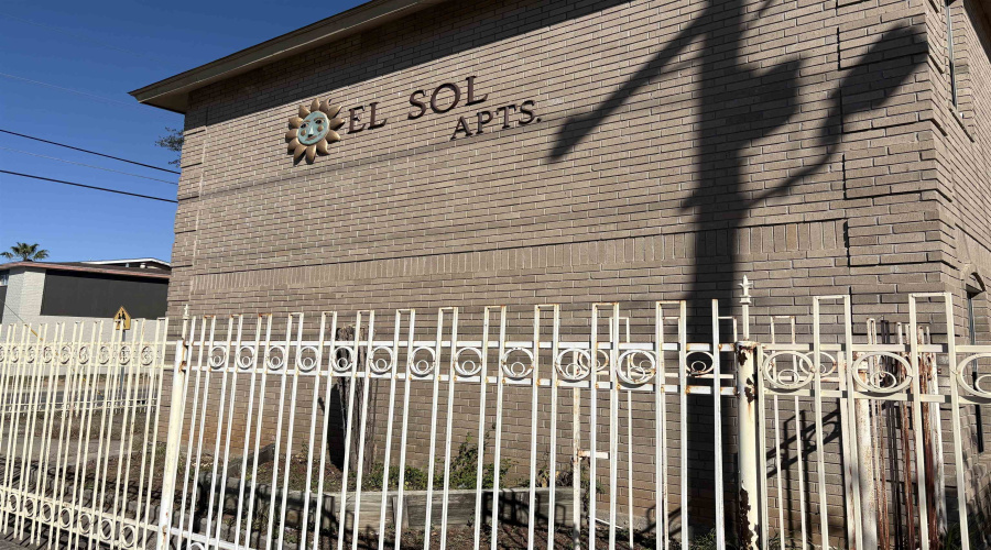 4419 Springfield Ave, Laredo, Texas 78041, 1 Bedroom Bedrooms, 2 Rooms Rooms,1 BathroomBathrooms,Residential,For Rent,4419 Springfield Ave,20253284