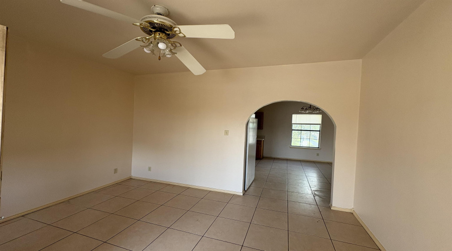 4419 Springfield Ave, Laredo, Texas 78041, 1 Bedroom Bedrooms, 2 Rooms Rooms,1 BathroomBathrooms,Residential,For Rent,4419 Springfield Ave,20253284