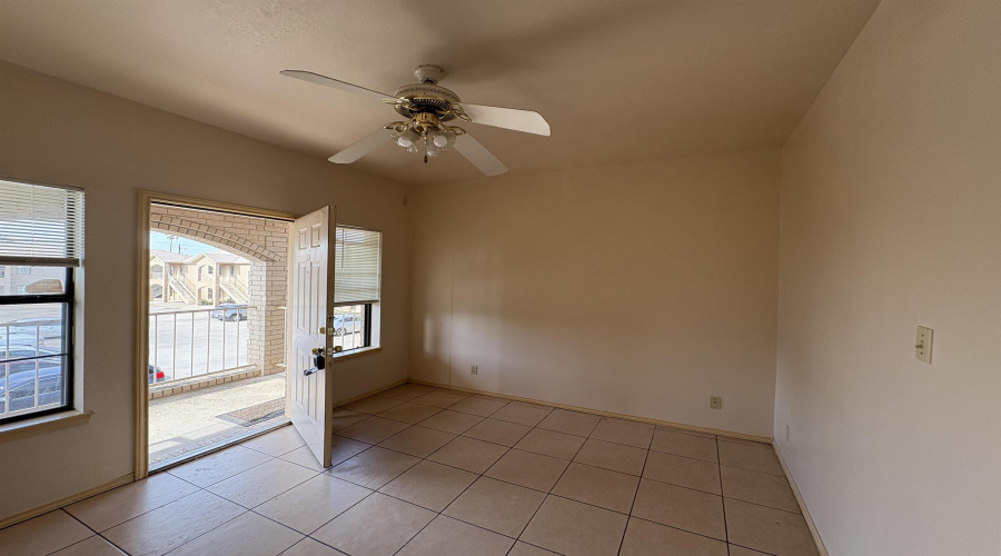 4419 Springfield Ave, Laredo, Texas 78041, 1 Bedroom Bedrooms, 2 Rooms Rooms,1 BathroomBathrooms,Residential,For Rent,4419 Springfield Ave,20253284