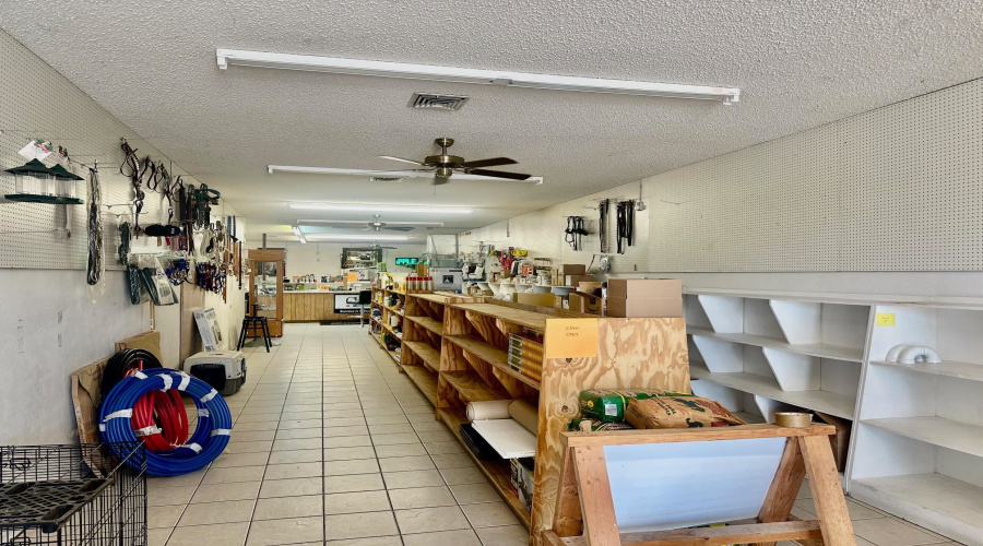 306 TX State Hwy 16, Zapata, Texas 78076, 1 Room Rooms,2 BathroomsBathrooms,Commercial retail/office,For Rent,306 TX State Hwy 16,20253294