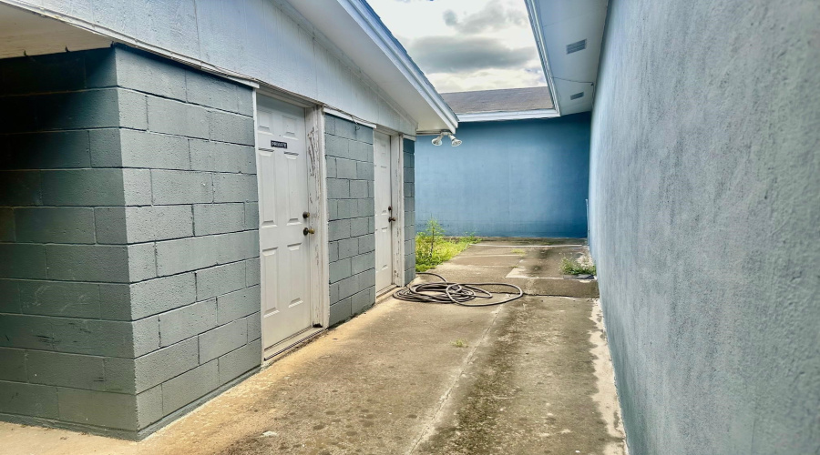 306 TX State Hwy 16, Zapata, Texas 78076, 1 Room Rooms,2 BathroomsBathrooms,Commercial retail/office,For Rent,306 TX State Hwy 16,20253294