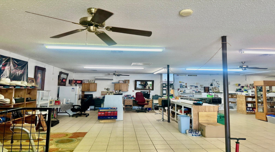 306 TX State Hwy 16, Zapata, Texas 78076, 1 Room Rooms,2 BathroomsBathrooms,Commercial retail/office,For Rent,306 TX State Hwy 16,20253294