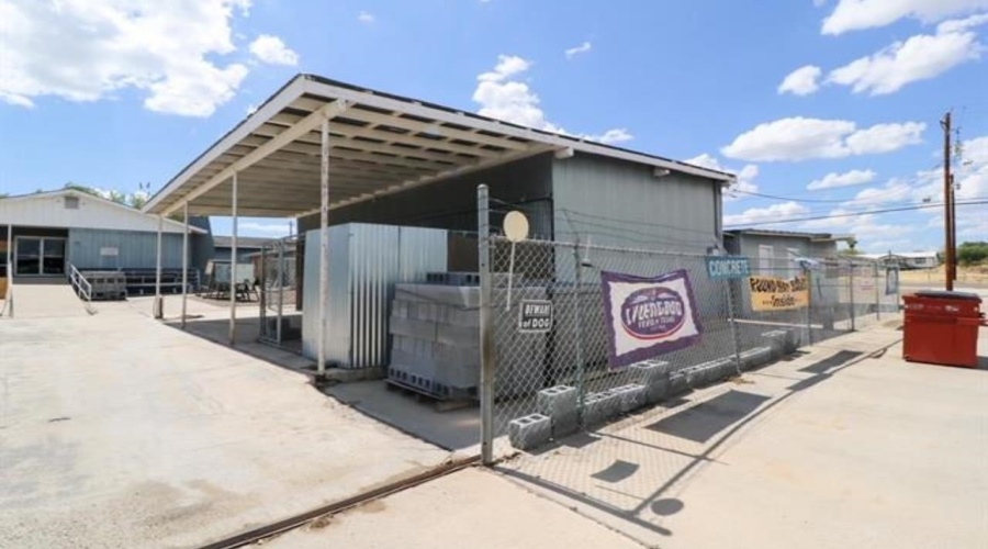 306 TX State Hwy 16, Zapata, Texas 78076, 6 Bedrooms Bedrooms, ,2 BathroomsBathrooms,Commercial/industrial,For Sale,306 TX State Hwy 16,20243651