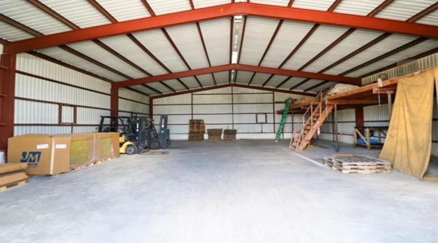 306 TX State Hwy 16, Zapata, Texas 78076, 6 Bedrooms Bedrooms, ,2 BathroomsBathrooms,Commercial/industrial,For Sale,306 TX State Hwy 16,20243651