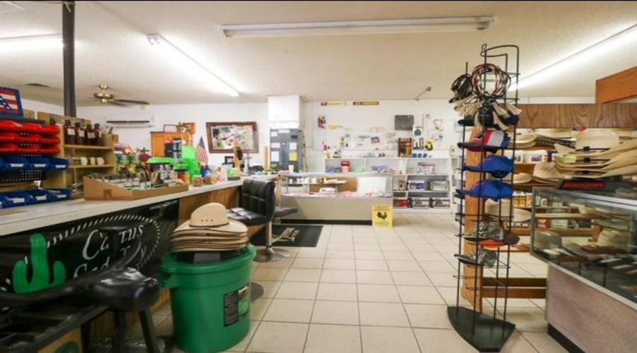 306 TX State Hwy 16, Zapata, Texas 78076, 6 Bedrooms Bedrooms, ,2 BathroomsBathrooms,Commercial/industrial,For Sale,306 TX State Hwy 16,20243651