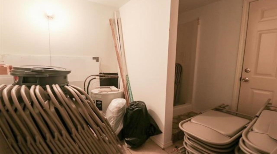 306 TX State Hwy 16, Zapata, Texas 78076, 6 Bedrooms Bedrooms, ,2 BathroomsBathrooms,Commercial/industrial,For Sale,306 TX State Hwy 16,20243651