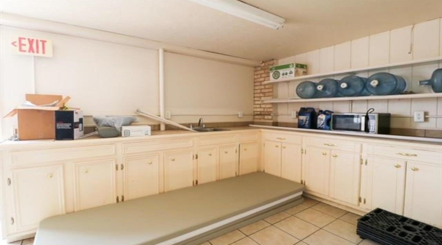 306 TX State Hwy 16, Zapata, Texas 78076, 6 Bedrooms Bedrooms, ,2 BathroomsBathrooms,Commercial/industrial,For Sale,306 TX State Hwy 16,20243651