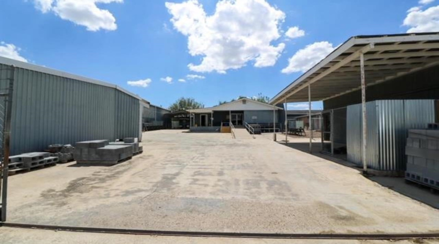 306 TX State Hwy 16, Zapata, Texas 78076, 6 Bedrooms Bedrooms, ,2 BathroomsBathrooms,Commercial/industrial,For Sale,306 TX State Hwy 16,20243651
