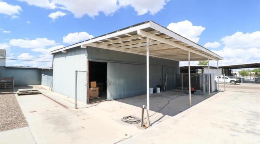 306 TX State Hwy 16, Zapata, Texas 78076, 6 Bedrooms Bedrooms, ,2 BathroomsBathrooms,Commercial/industrial,For Sale,306 TX State Hwy 16,20243651