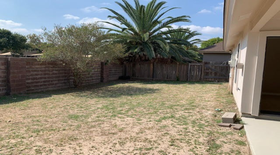 405 Cinnamon Teal Lp, Laredo, Texas 78045, 2 Bedrooms Bedrooms, 4 Rooms Rooms,2 BathroomsBathrooms,Residential,For Rent,405 Cinnamon Teal Lp,20253296