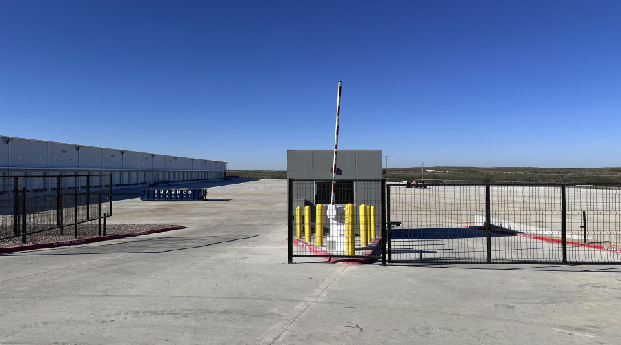 19926 Kraus Lp., Laredo, Texas 78045, 1 Bedroom Bedrooms, 51 Rooms Rooms,4 BathroomsBathrooms,Commercial/industrial,For Sale,19926 Kraus Lp.,20253308