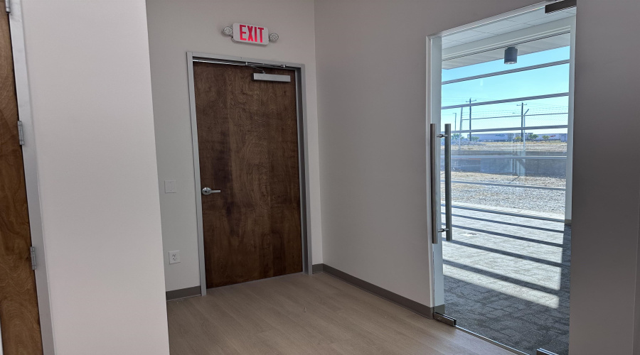 19926 Kraus Lp., Laredo, Texas 78045, 1 Bedroom Bedrooms, 51 Rooms Rooms,4 BathroomsBathrooms,Commercial/industrial,For Sale,19926 Kraus Lp.,20253308