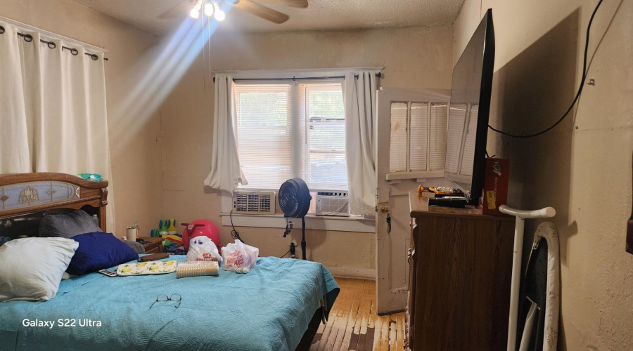 1619 Guatemozin St, Laredo, Texas 78043, ,Multi-family,For Sale,1619 Guatemozin St,20253313