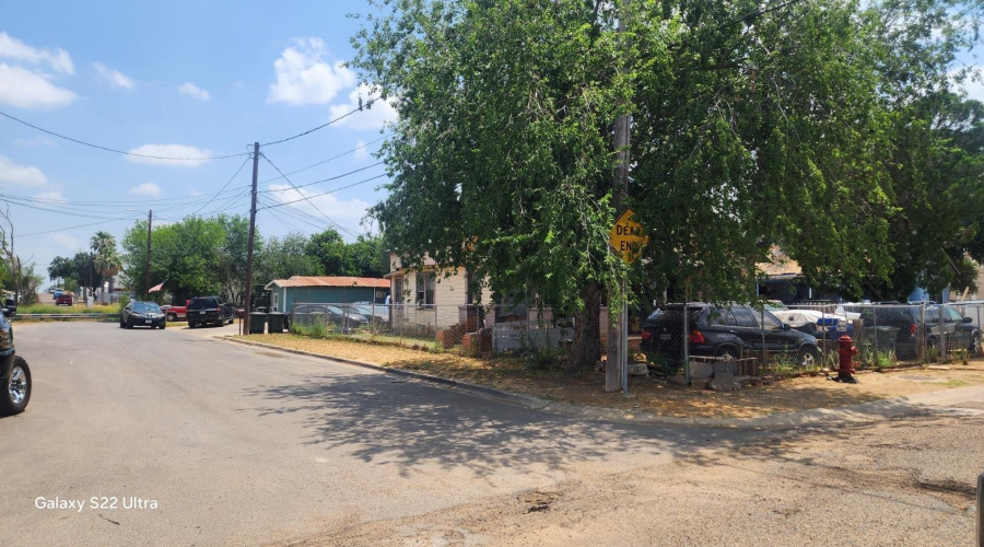 1619 Guatemozin St, Laredo, Texas 78043, ,Multi-family,For Sale,1619 Guatemozin St,20253313