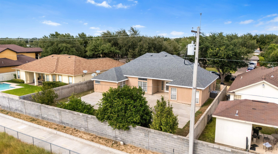 3022 Edgar Allan Poe Lp, Laredo, Texas 78045, 4 Bedrooms Bedrooms, 8 Rooms Rooms,3 BathroomsBathrooms,Residential,For Sale,3022 Edgar Allan Poe Lp,20253314