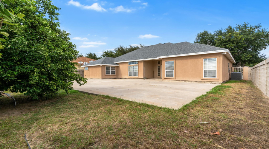 3022 Edgar Allan Poe Lp, Laredo, Texas 78045, 4 Bedrooms Bedrooms, 8 Rooms Rooms,3 BathroomsBathrooms,Residential,For Sale,3022 Edgar Allan Poe Lp,20253314