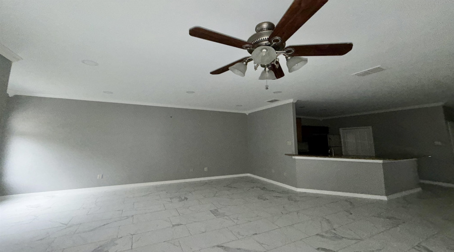 8216 Casa Verde Rd, LAREDO, Texas 78041, 2 Bedrooms Bedrooms, 5 Rooms Rooms,2 BathroomsBathrooms,Residential,For Sale,8216 Casa Verde Rd,20253364