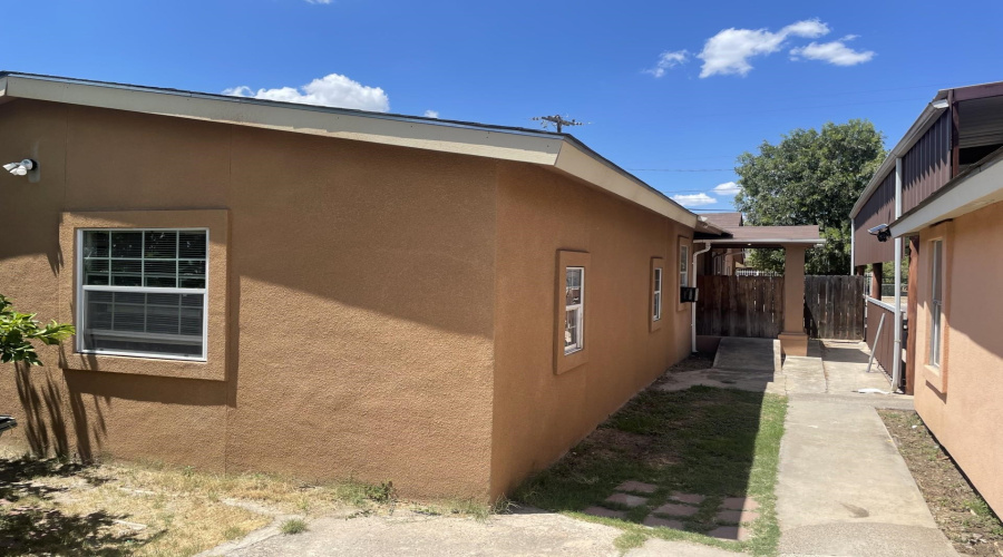 1617 Burnside St, Laredo, Texas 78040, ,Multi-family,For Sale,1617 Burnside St,20253362