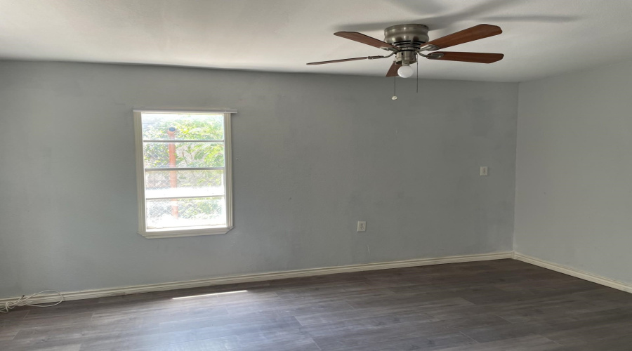 1617 Burnside St, Laredo, Texas 78040, ,Multi-family,For Sale,1617 Burnside St,20253362