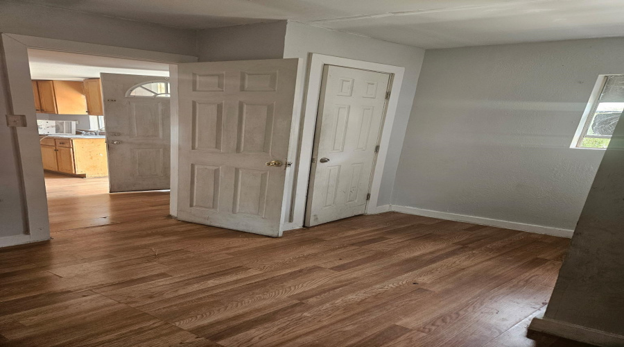 1617 Burnside St, Laredo, Texas 78040, ,Multi-family,For Sale,1617 Burnside St,20253362