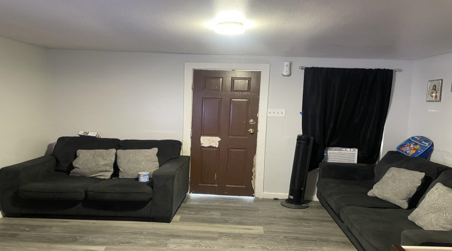 1617 Burnside St, Laredo, Texas 78040, ,Multi-family,For Sale,1617 Burnside St,20253362