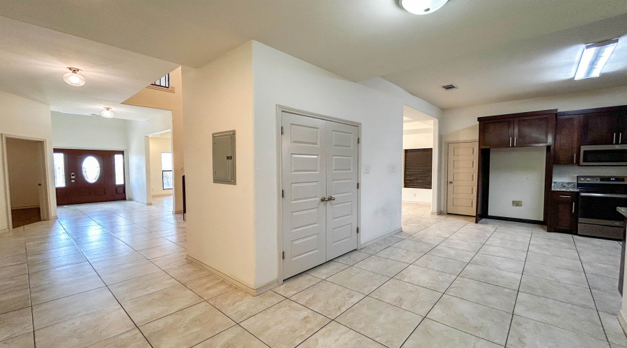 833 George Read Dr, laredo, Texas 78046, 4 Bedrooms Bedrooms, 10 Rooms Rooms,3 BathroomsBathrooms,Residential,For Sale,833 George Read Dr,20253352