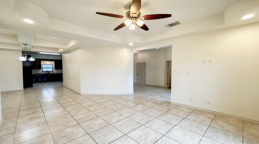 833 George Read Dr, laredo, Texas 78046, 4 Bedrooms Bedrooms, 10 Rooms Rooms,3 BathroomsBathrooms,Residential,For Sale,833 George Read Dr,20253352