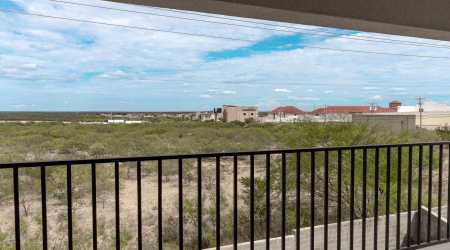 2532 Lucia Ct, Laredo, Texas 78041-2166, 3 Bedrooms Bedrooms, 4 Rooms Rooms,3 BathroomsBathrooms,Residential,For Sale,2532 Lucia Ct,20253355